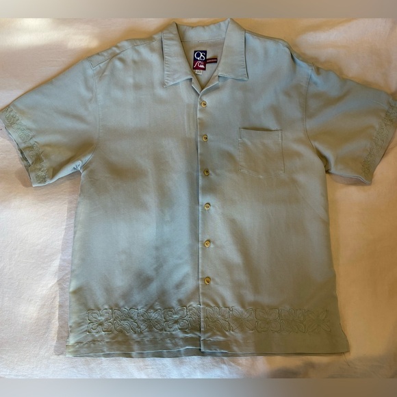 Quicksilver light sage button down - Picture 1 of 6